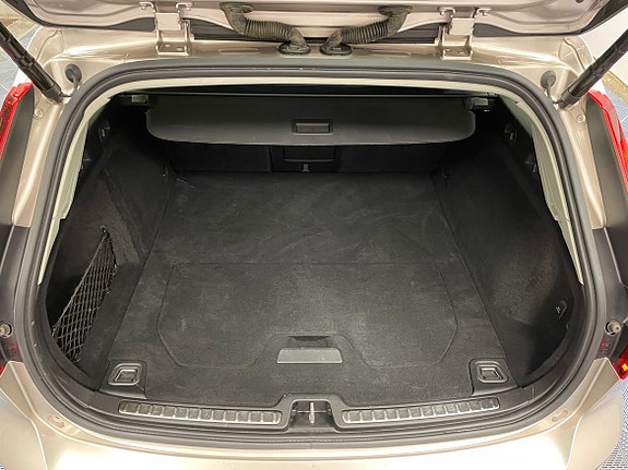Volvo V60 Cross Country 6 of 20