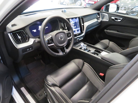 Volvo XC60 6 of 11