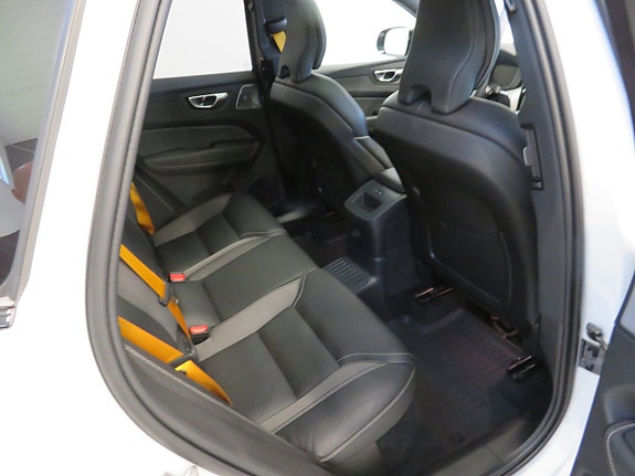 Volvo XC60 4 of 11