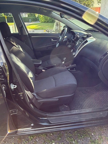 Kia Ceed 2 of 7