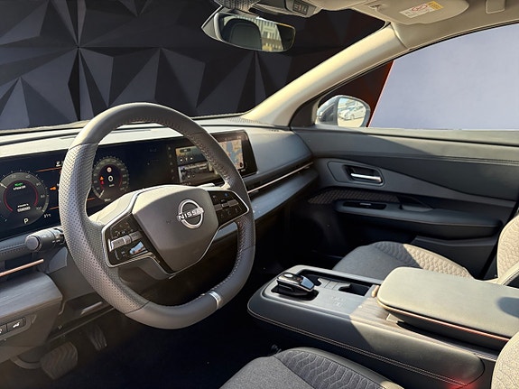 Nissan Ariya 8 of 16
