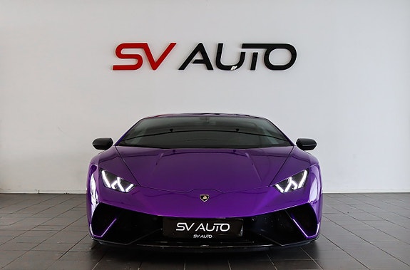 Lamborghini Huracan 2 of 23
