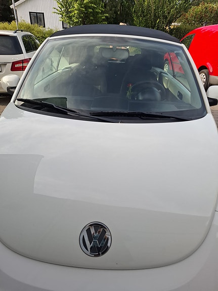 Volkswagen New Beetle 5 of 5