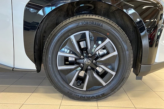 Toyota bZ4X 17 of 22