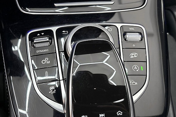 Mercedes-Benz E63 17 of 21