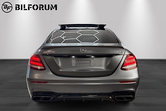 Mercedes-Benz E63 5 of 21
