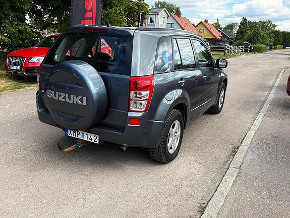 Suzuki Grand Vitara 4 of 10
