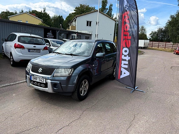 Suzuki Grand Vitara 2 of 10