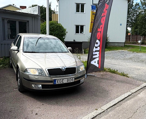 Skoda Octavia 2 of 9