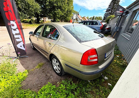 Skoda Octavia 3 of 9