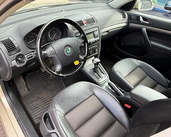 Skoda Octavia 5 of 9