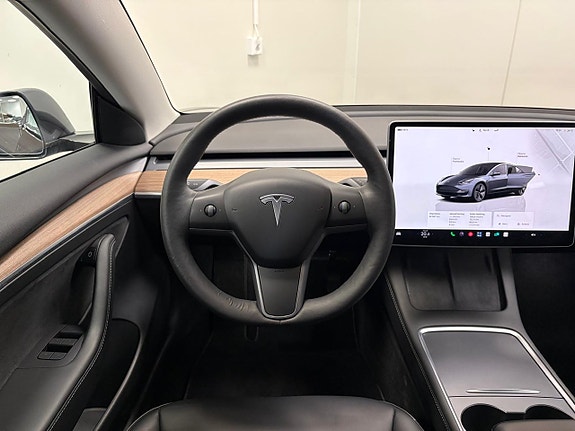 Tesla Model 3 14 of 15