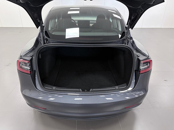 Tesla Model 3 9 of 15