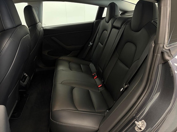 Tesla Model 3 13 of 15