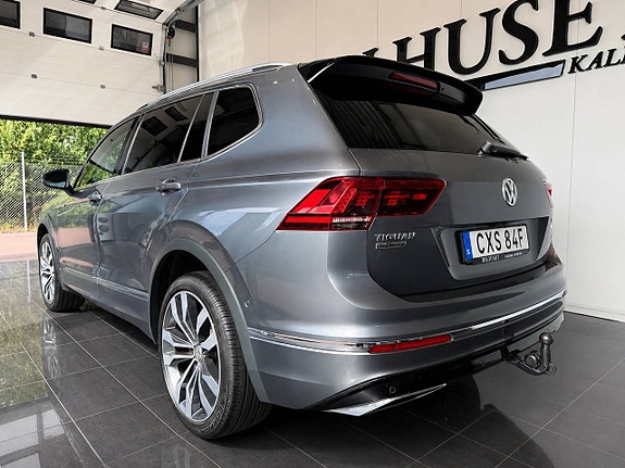 Volkswagen Tiguan Allspace 2 of 14