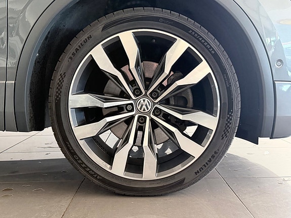 Volkswagen Tiguan Allspace 4 of 14