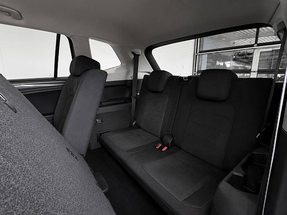 Volkswagen Tiguan Allspace 9 of 14