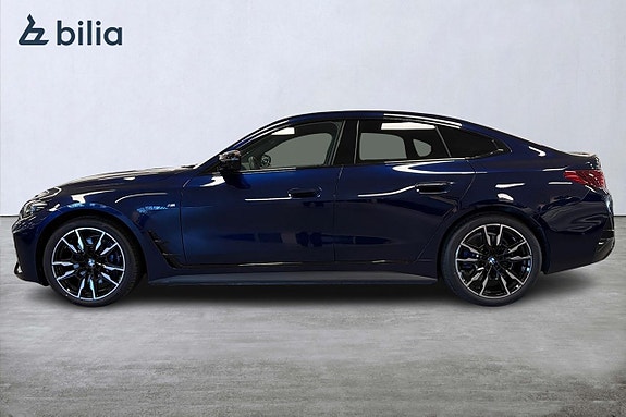 BMW i4 3 of 18