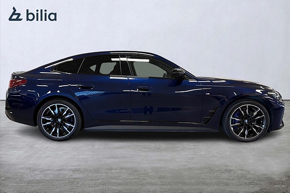 BMW i4 16 of 18