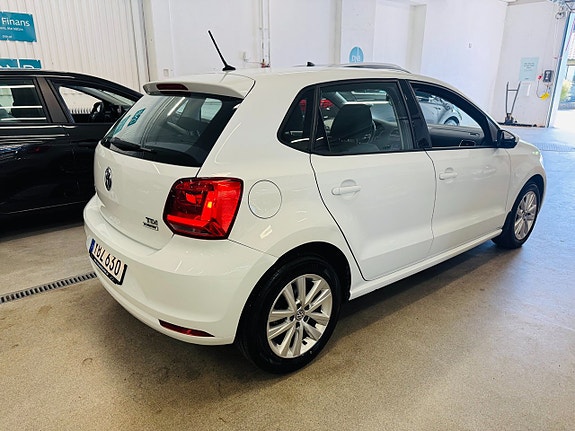 Volkswagen Polo 15 of 25