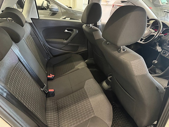 Volkswagen Polo 18 of 25