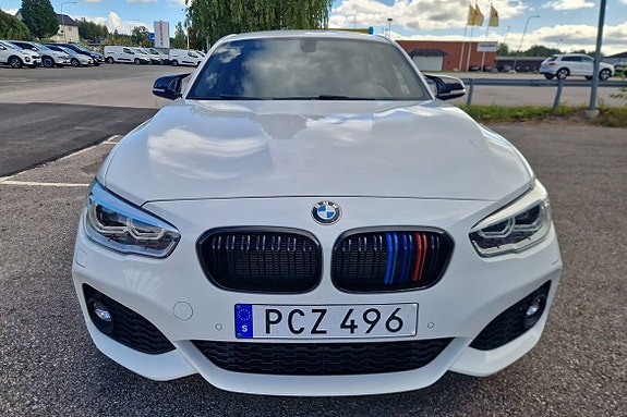 BMW 118i 12 of 14