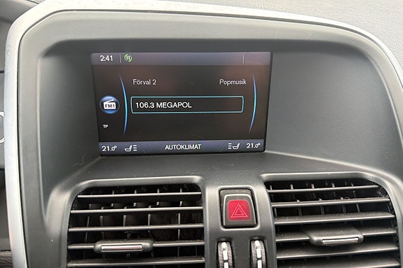 Volvo XC60 11 of 18