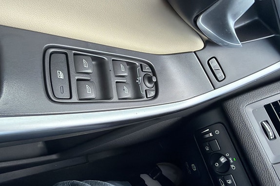 Volvo XC60 13 of 18