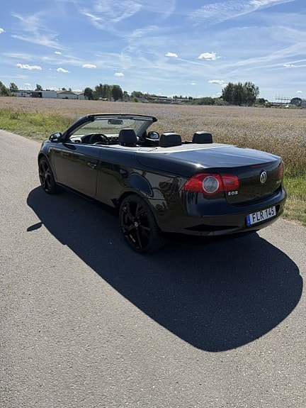 Volkswagen Eos 4 of 6