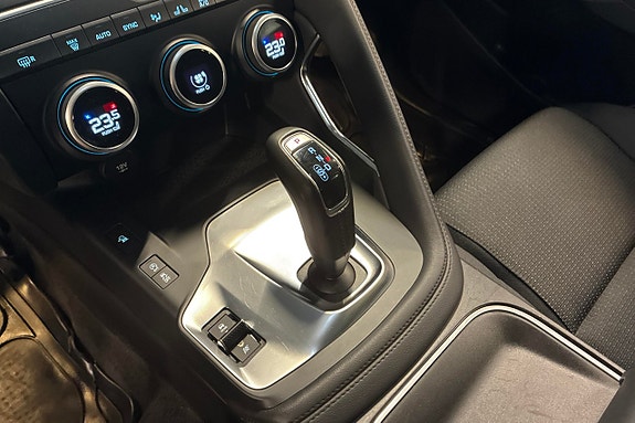 Jaguar E-PACE 26 of 26