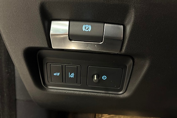 Jaguar E-PACE 20 of 26
