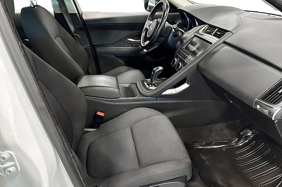 Jaguar E-PACE 14 of 26