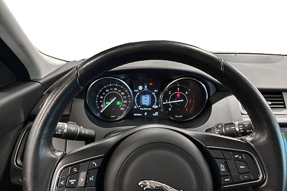 Jaguar E-PACE 12 of 26
