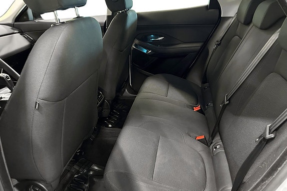Jaguar E-PACE 16 of 26