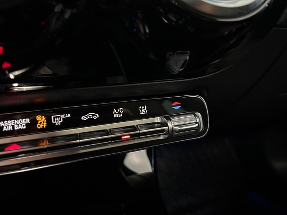 Mercedes-Benz CLA250 e 19 of 25