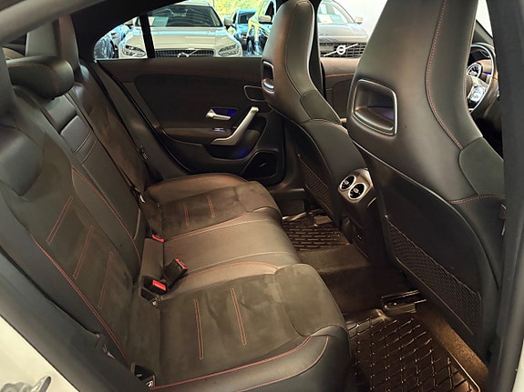 Mercedes-Benz CLA250 e 22 of 25