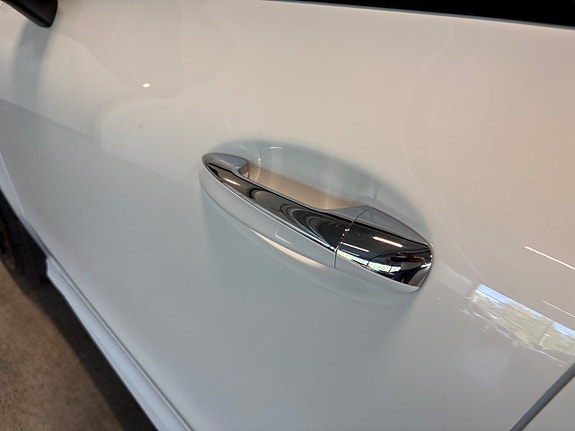 Mercedes-Benz CLA250 e 25 of 25