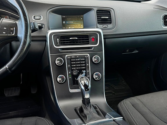 Volvo S60 15 of 18
