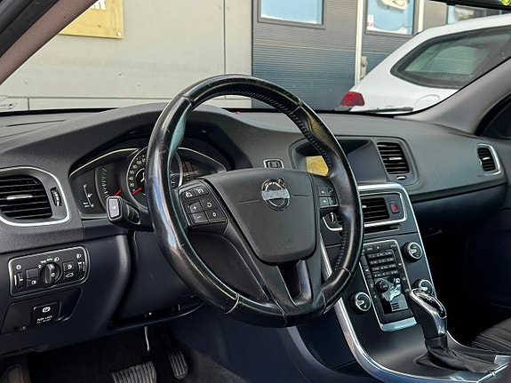 Volvo S60 12 of 18