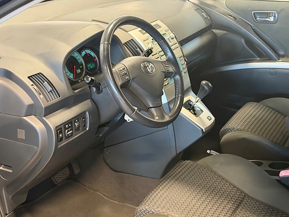 Toyota Corolla Verso 8 of 10