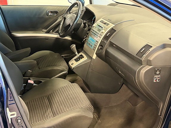 Toyota Corolla Verso 6 of 10