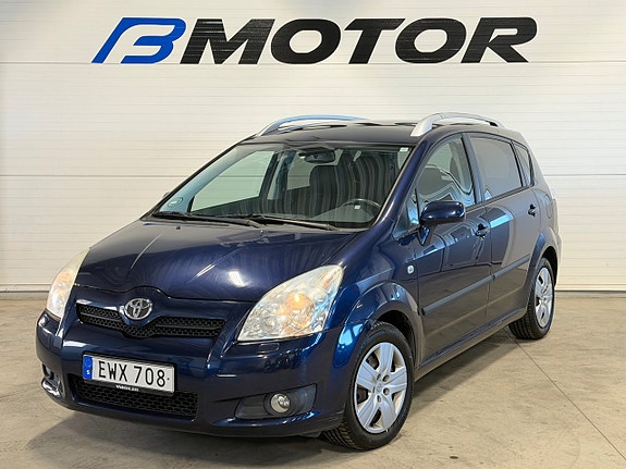 Toyota Corolla Verso 2 of 10