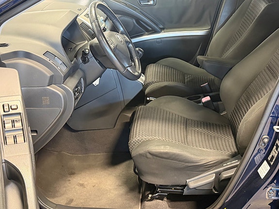 Toyota Corolla Verso 7 of 10