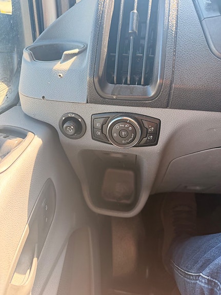 Ford Transit 26 of 28