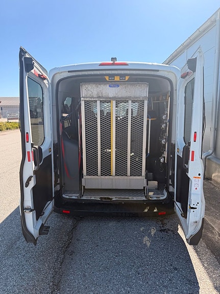 Ford Transit 12 of 28