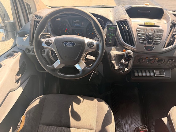 Ford Transit 24 of 28