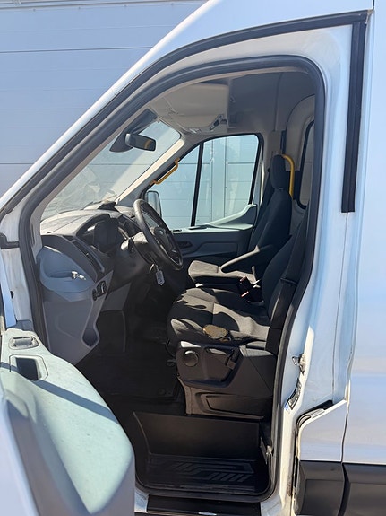 Ford Transit 21 of 28