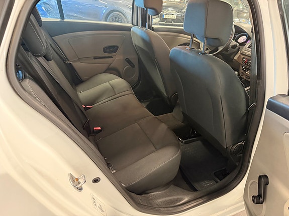 Renault Megane 10 of 10