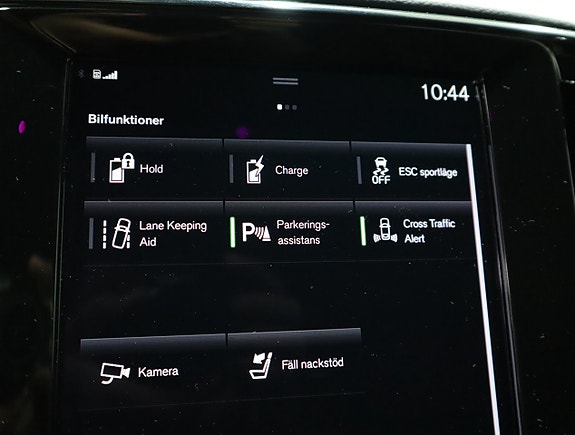 Volvo XC40 16 of 23