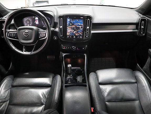 Volvo XC40 11 of 23